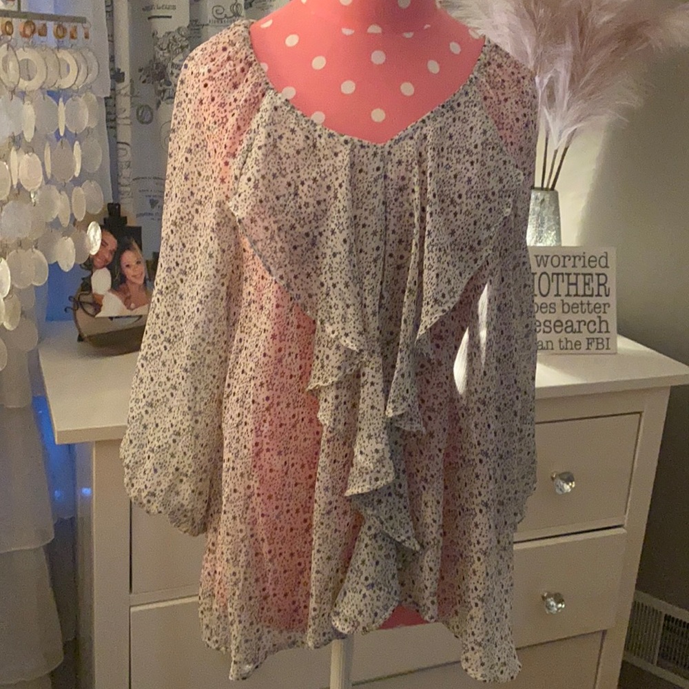 NWOT Ruffle star blouse